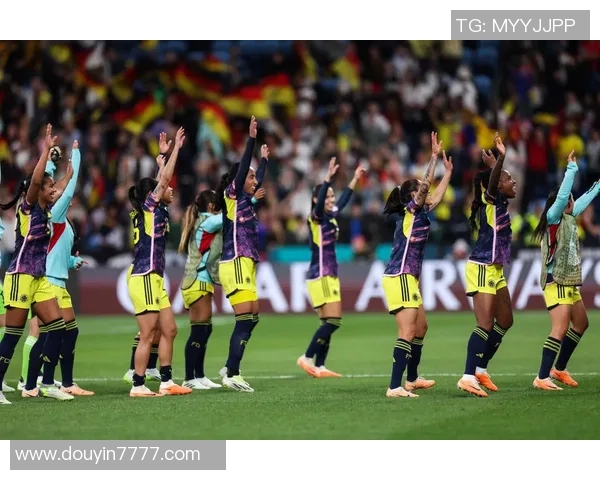 世界杯预选赛冷门不断强队失误频现弱旅崭露头角